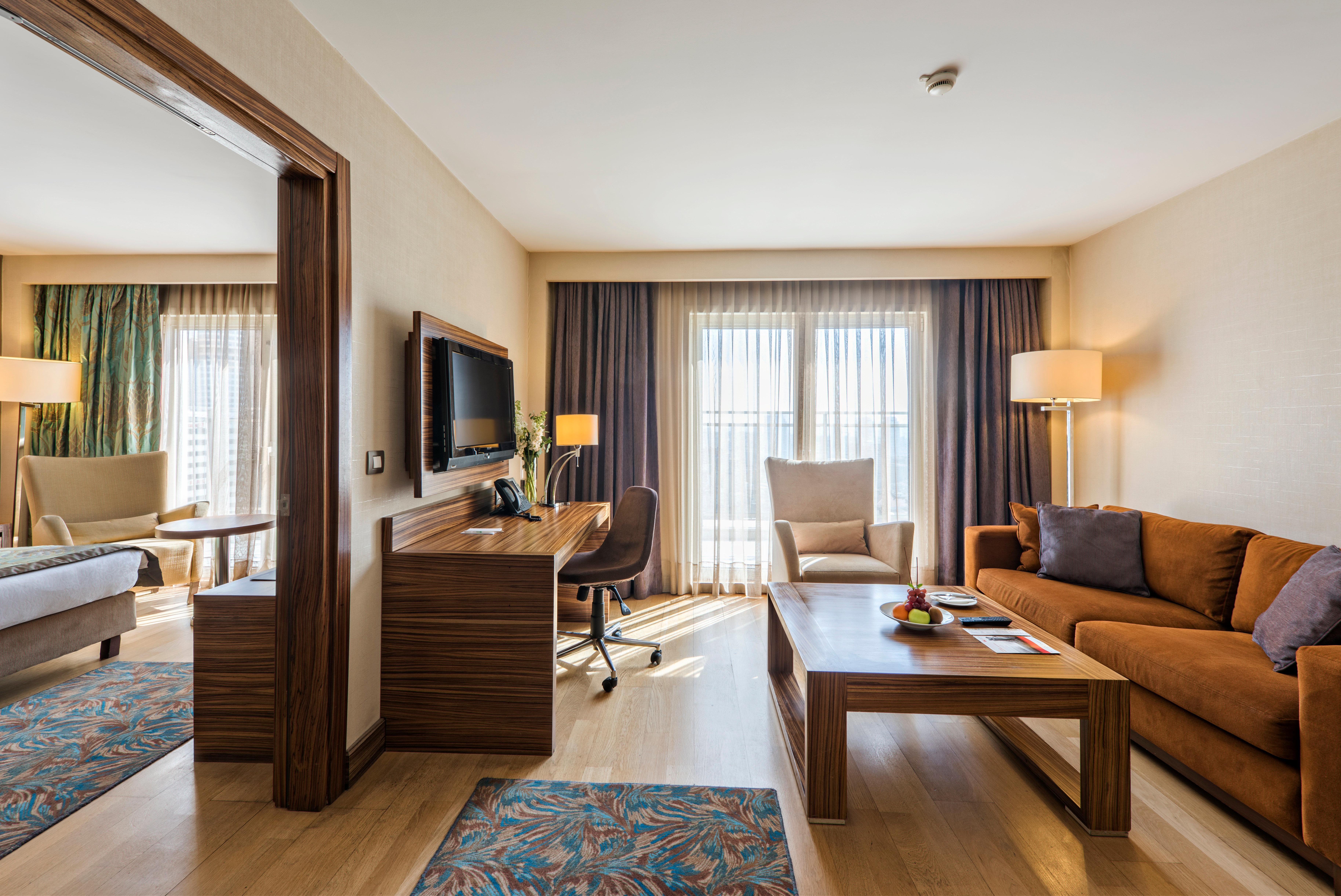 Holiday Inn Sisli, an IHG Hotel Istanbul Bagian luar foto