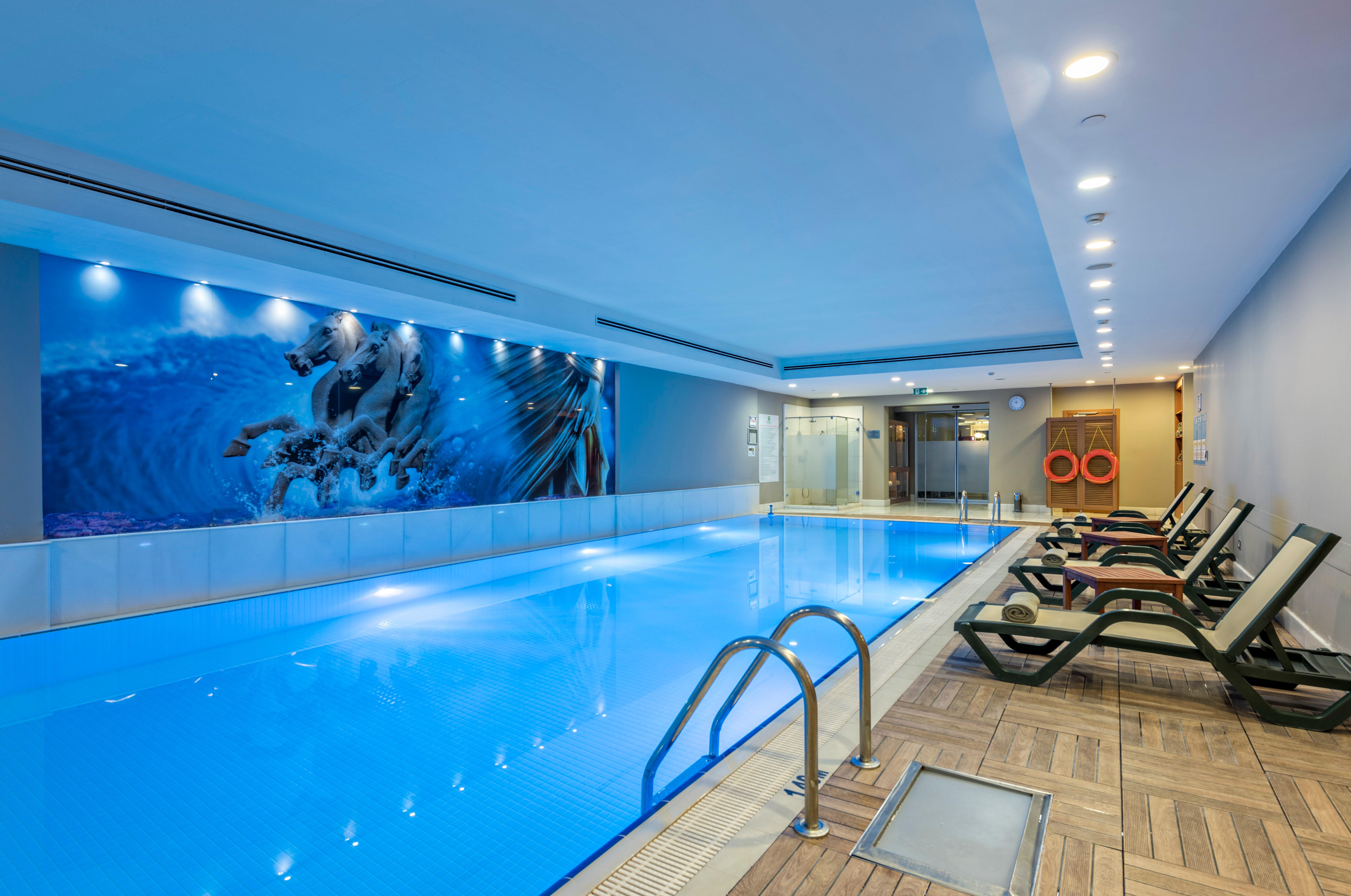 Holiday Inn Sisli, an IHG Hotel Istanbul Bagian luar foto