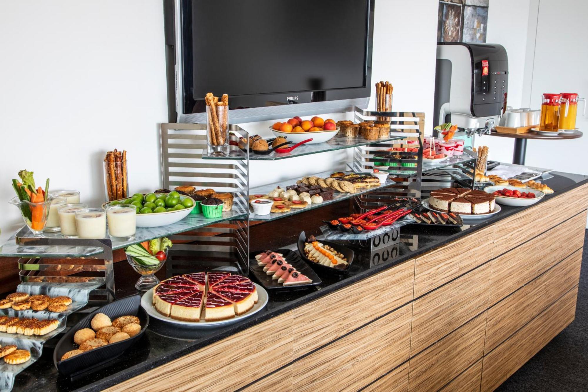 Holiday Inn Sisli, an IHG Hotel Istanbul Bagian luar foto