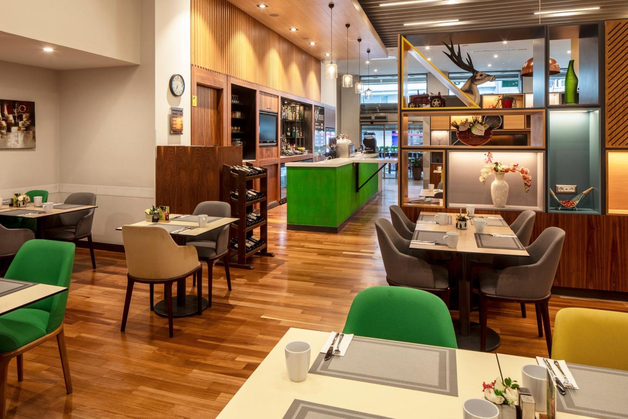 Holiday Inn Sisli, an IHG Hotel Istanbul Bagian luar foto