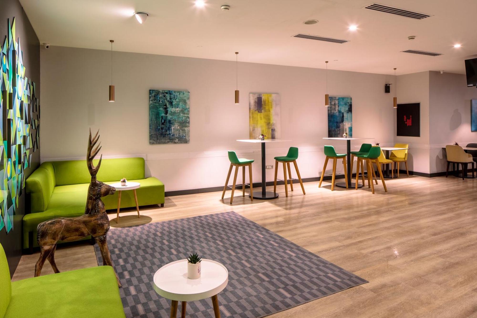 Holiday Inn Sisli, an IHG Hotel Istanbul Bagian luar foto