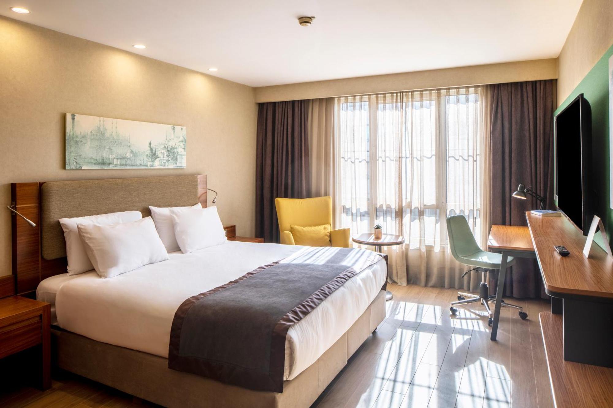 Holiday Inn Sisli, an IHG Hotel Istanbul Bagian luar foto