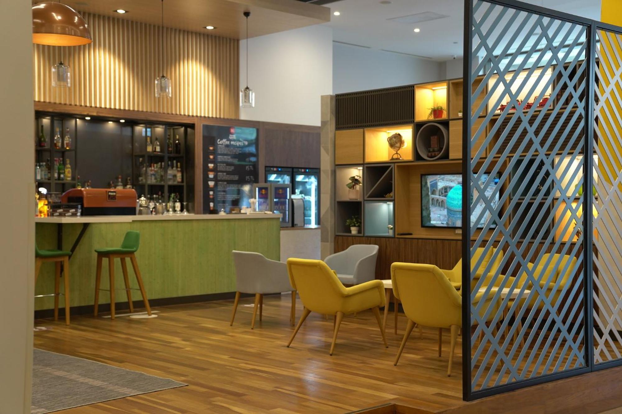 Holiday Inn Sisli, an IHG Hotel Istanbul Bagian luar foto