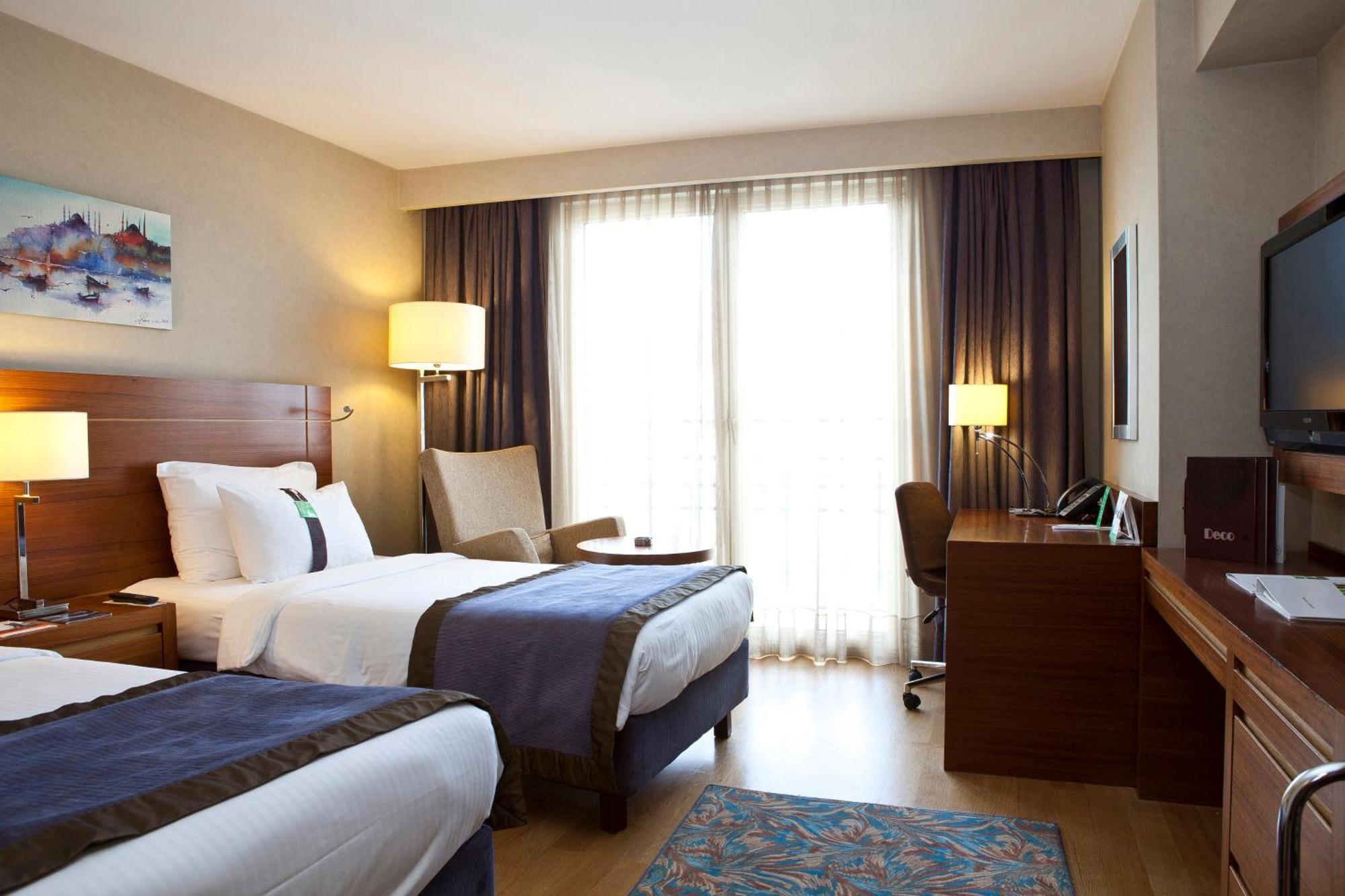 Holiday Inn Sisli, an IHG Hotel Istanbul Bagian luar foto