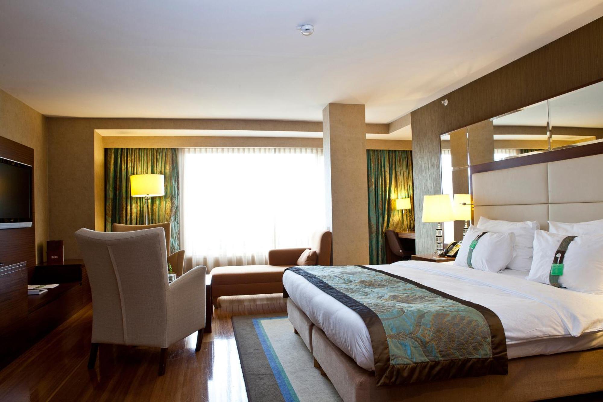 Holiday Inn Sisli, an IHG Hotel Istanbul Bagian luar foto
